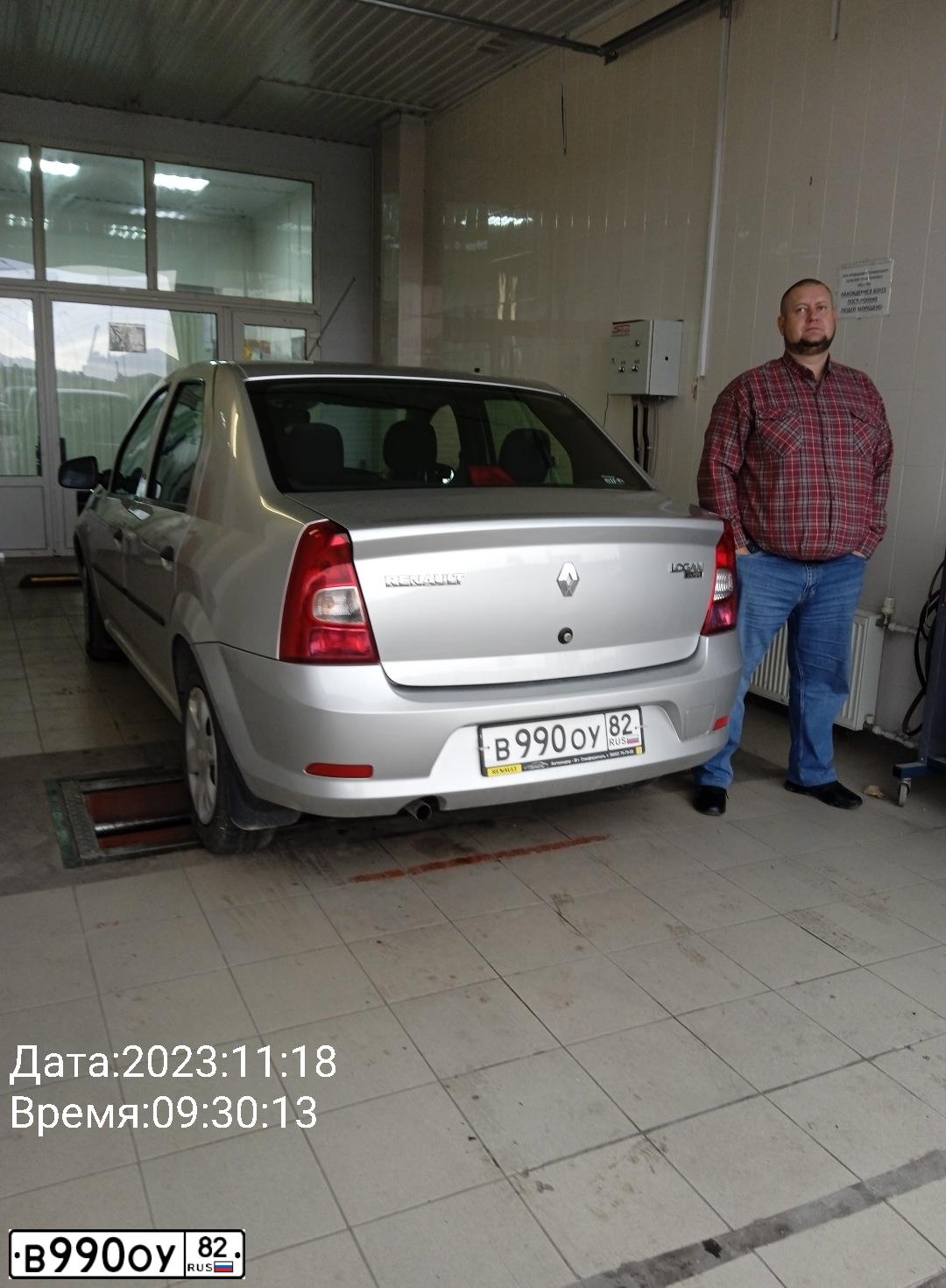 Фото автомобиля RENAULT РЕНО ЛОГАН, 2010 — госномер В990ОУ82. Цвет: СЕРЫЙ