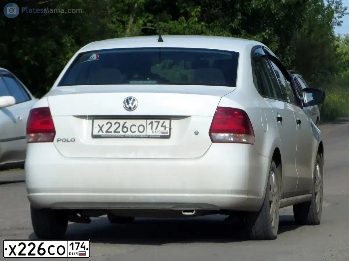 Фото автомобиля VOLKSWAGEN POLO, 2014 — госномер Х226СО174. Цвет: БЕЛЫЙ