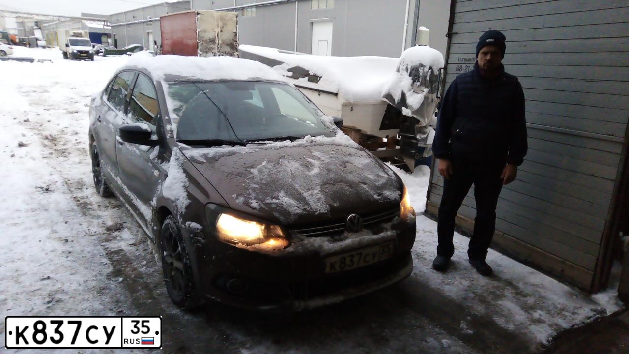 Фото автомобиля VOLKSWAGEN POLO, 2014 — госномер У483АС76. Цвет: Коричневый