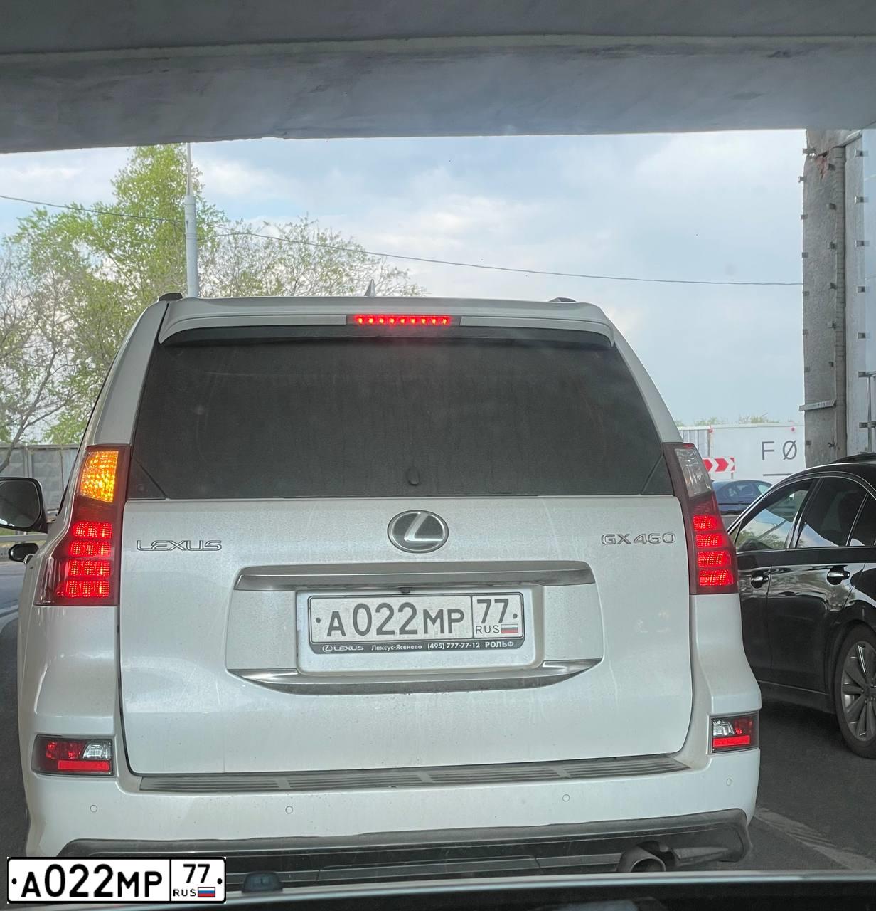 Фото автомобиля MITSUBISHI PAJERO, 1999 — госномер Т050АК52. Цвет: ЗЕЛЕНЫЙ