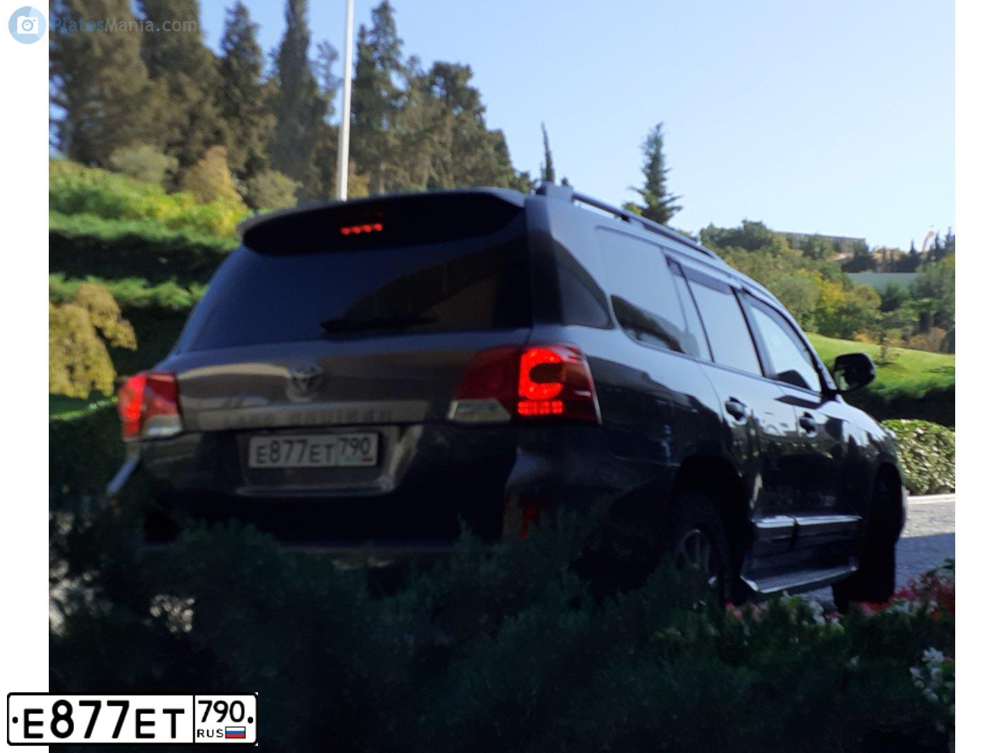 Фото автомобиля TOYOTA LANDCRUISER 200, 2013 — госномер С604КУ136. Цвет: СЕРЫЙ