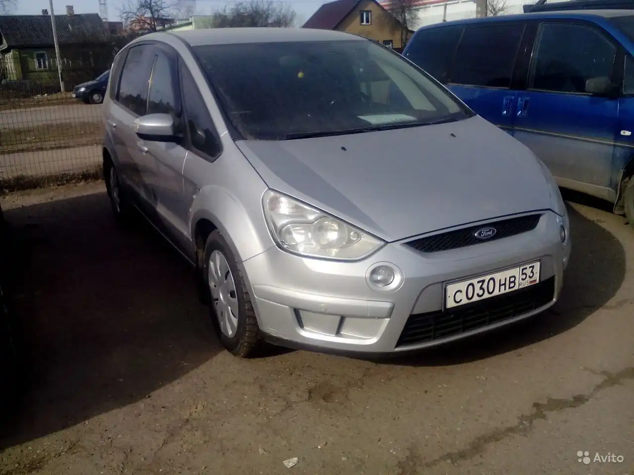 Фото автомобиля FORD S-MAX, 2006 — госномер С030НВ53. Цвет: СЕРЫЙ МЕТАЛЛИК