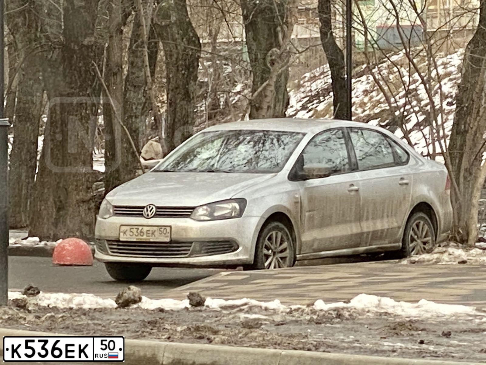 Фото автомобиля VOLKSWAGEN POLO, 2013 — госномер К536ЕК50. Цвет: СЕРЫЙ