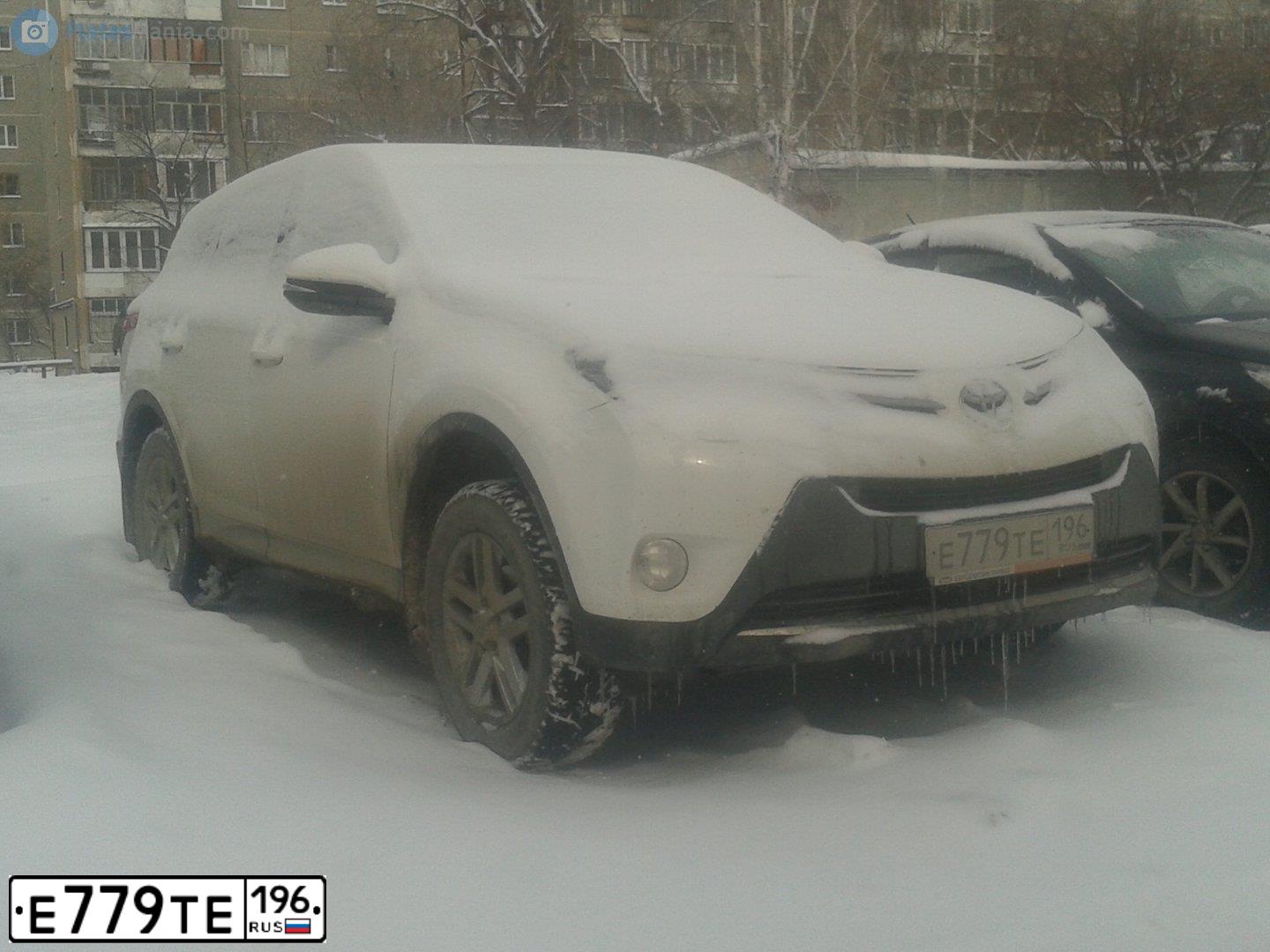 Фото автомобиля TOYOTA RAV4, 2013 — госномер А767МУ116. Цвет: БЕЛЫЙ