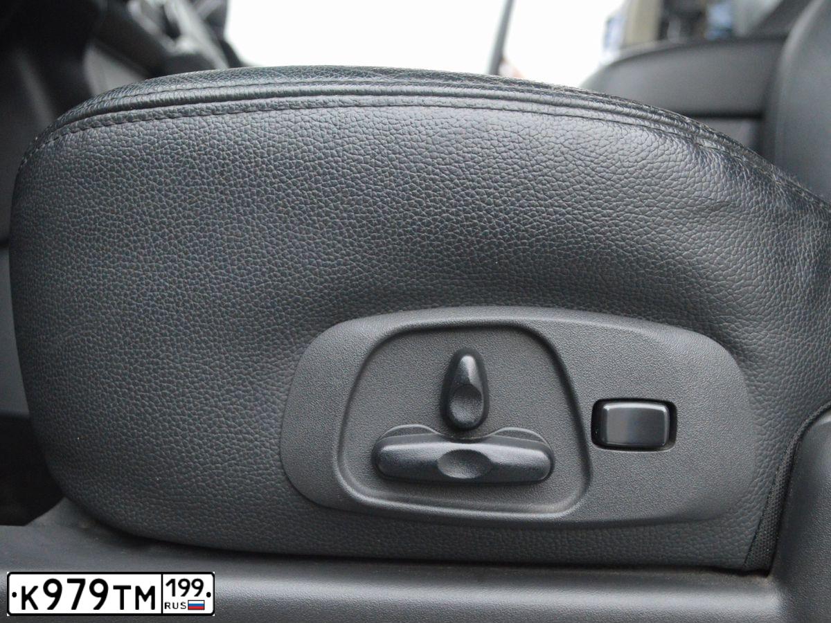 Фото автомобиля KIA SPORTAGE, 2009 — госномер К979ТМ199. Цвет: ЧЕРНЫЙ ПЕРЛАМУТР