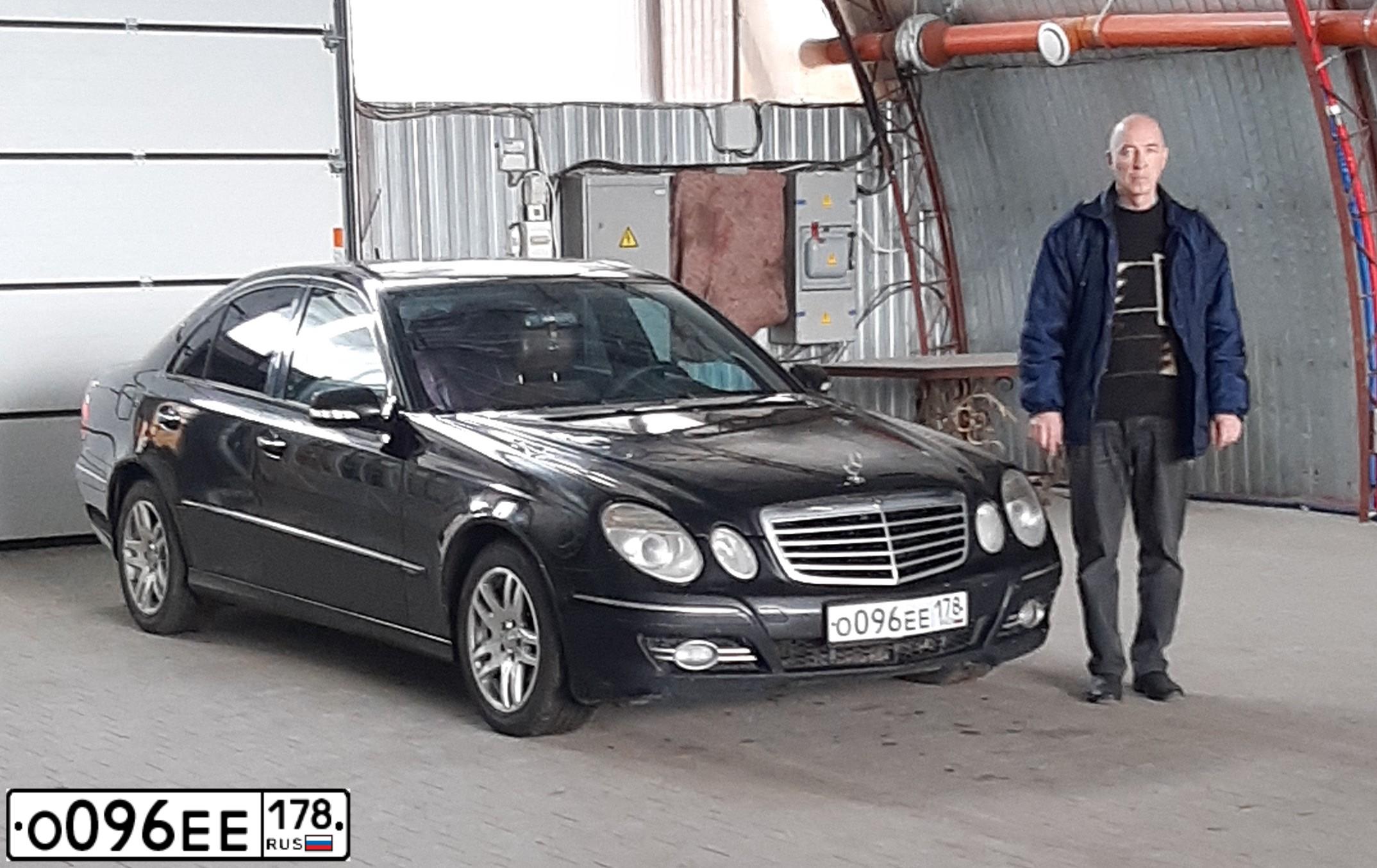 Фото автомобиля MERCEDES-BENZ E350, 2007 — госномер Х331РВ761. Цвет: ЧЕРНЫЙ
