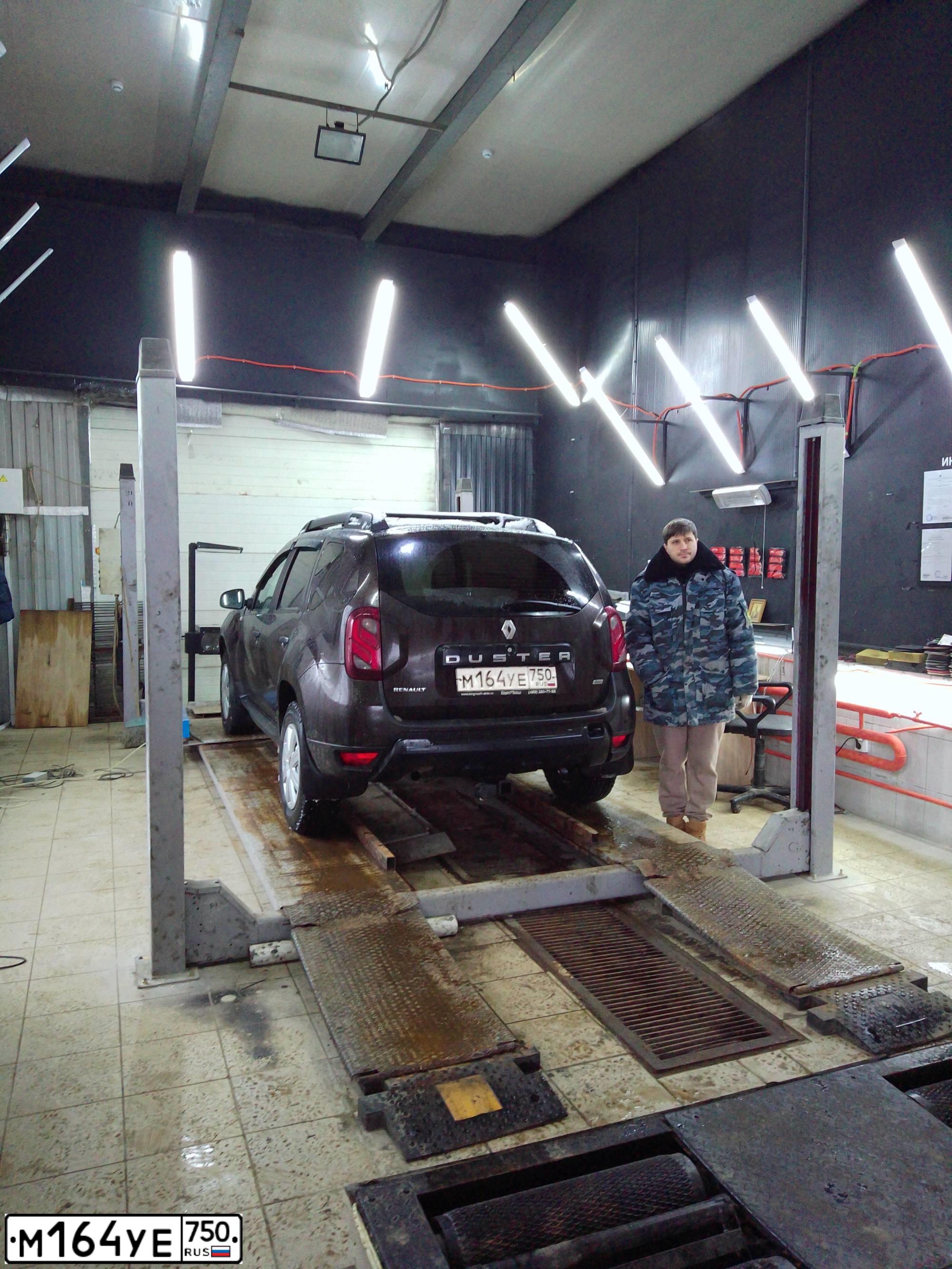 Фото автомобиля RENAULT DUSTER, 2019 — госномер В385ЕТ92. Цвет: ТЕМНО-КОРИЧНЕВЫЙ