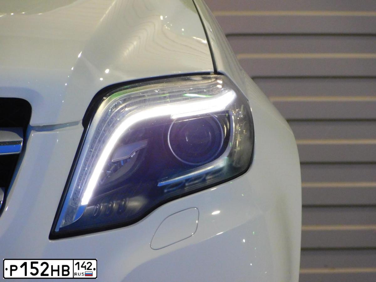 Фото автомобиля MERCEDES-BENZ GLK250, 2014 — госномер Р677ЕХ774. Цвет: Белый