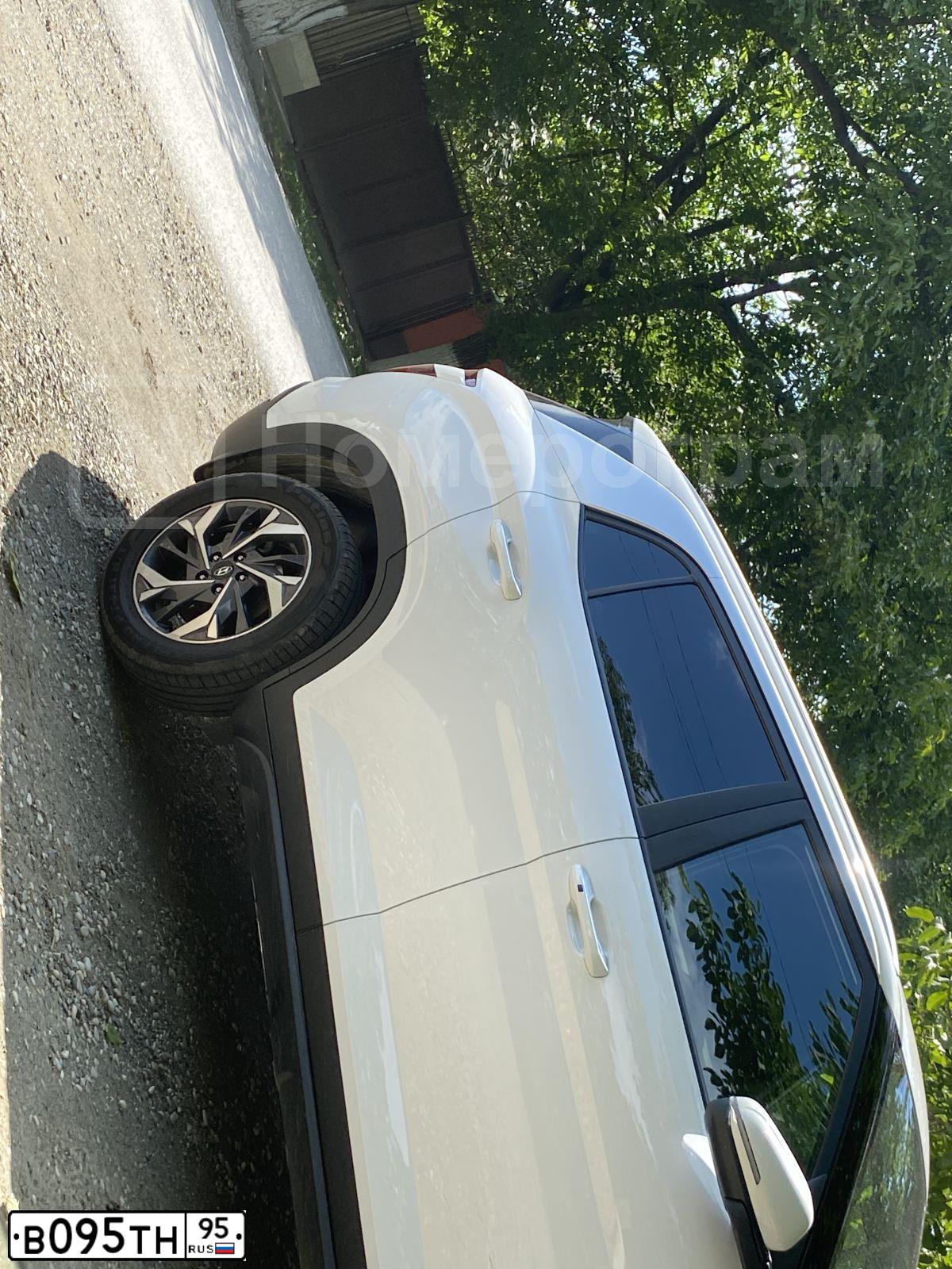 Фото автомобиля TOYOTA HIGHLANDER, 2015 — госномер В095ТН95. Цвет: ЧЕРНЫЙ