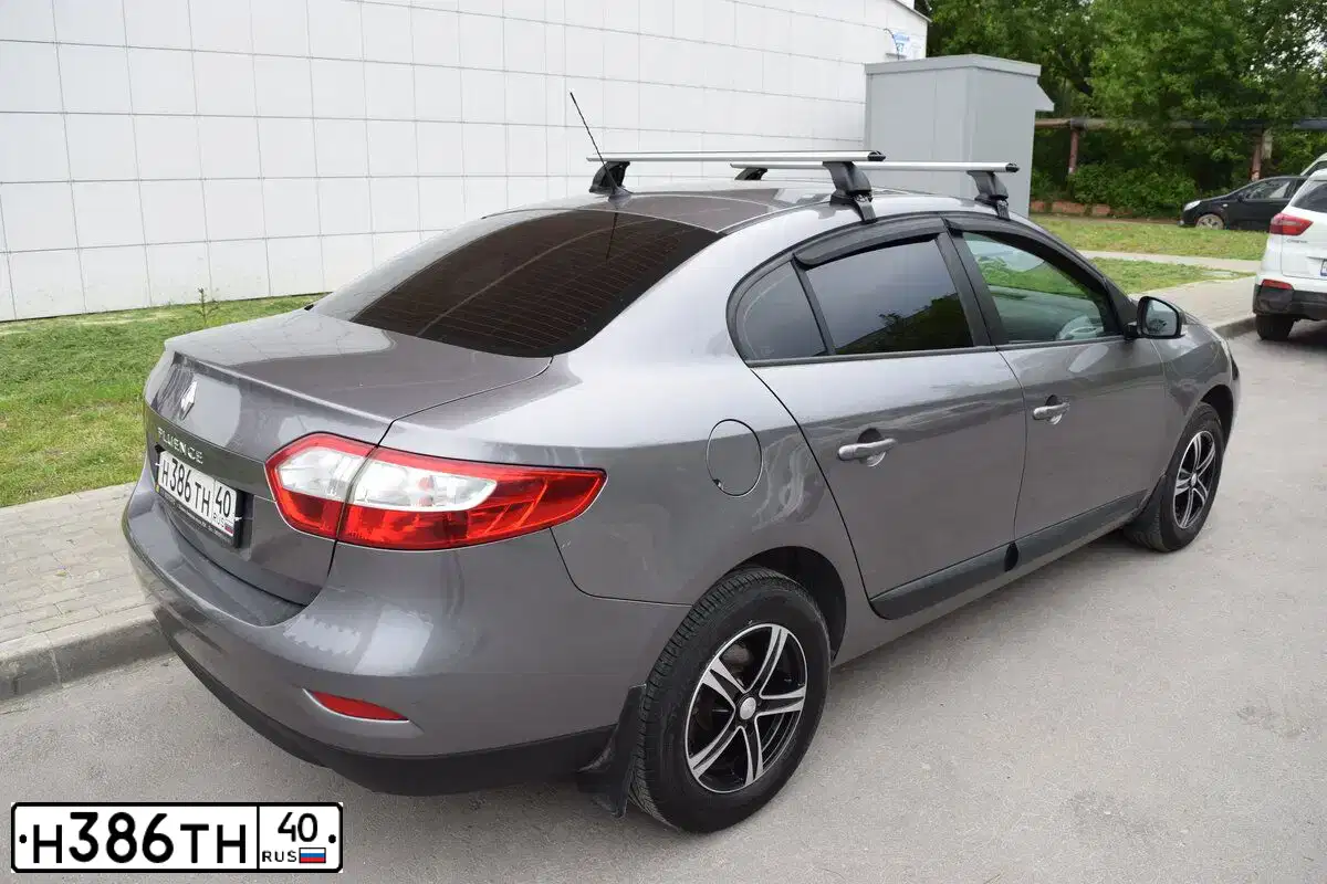 Фото автомобиля RENAULT FLUENCE, 2013 — госномер У159ВА790. Цвет: ТЕМНО-СЕРЫЙ