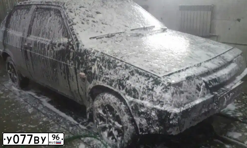 Фото автомобиля LADA 2108 SAMARA, 1987 — госномер У077ВУ96. Цвет: ЗЕЛЕНЫЙ