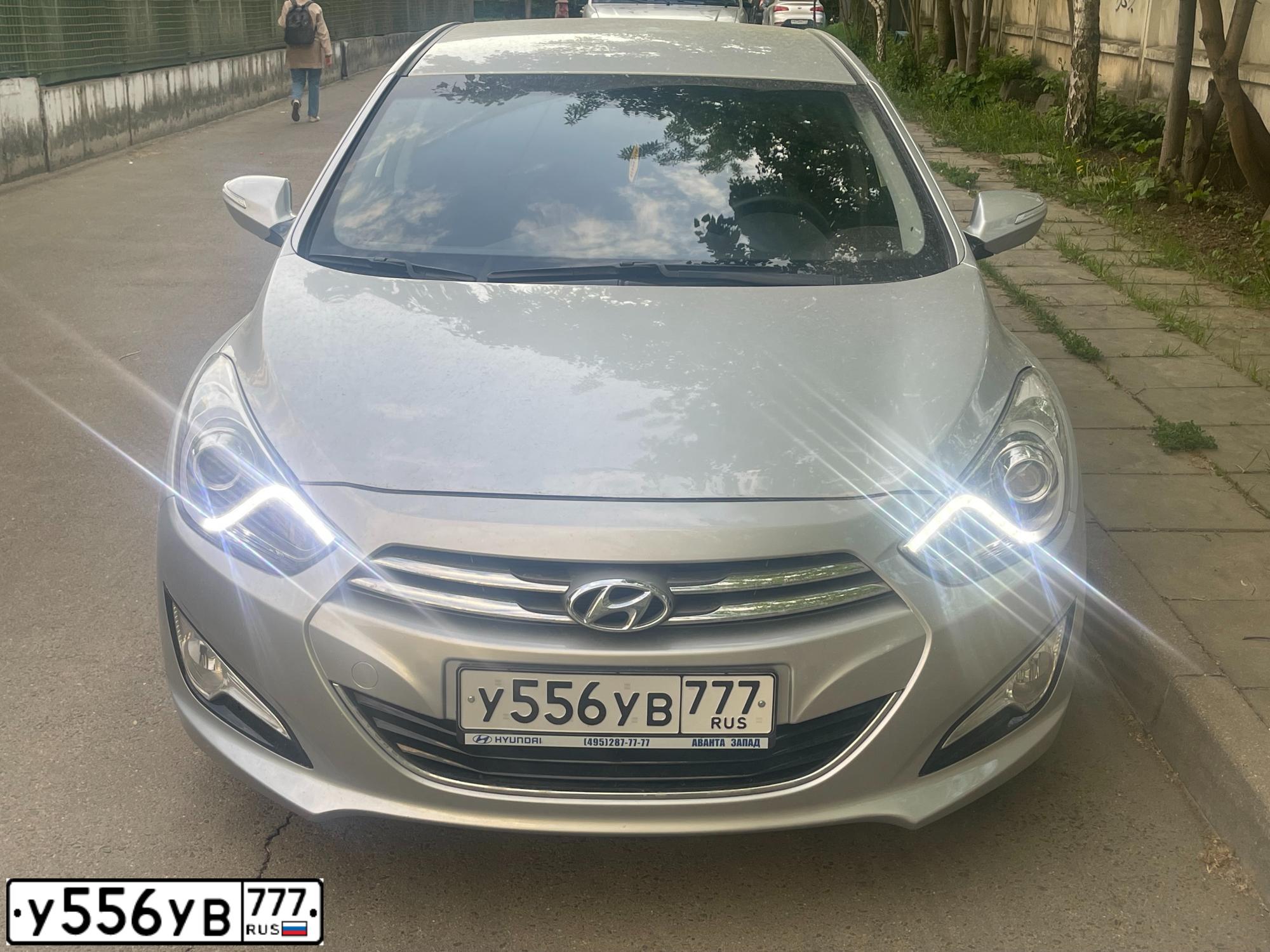 Фото автомобиля HYUNDAI I40, 2014 — госномер У556УВ777. Цвет: СЕРЫЙ