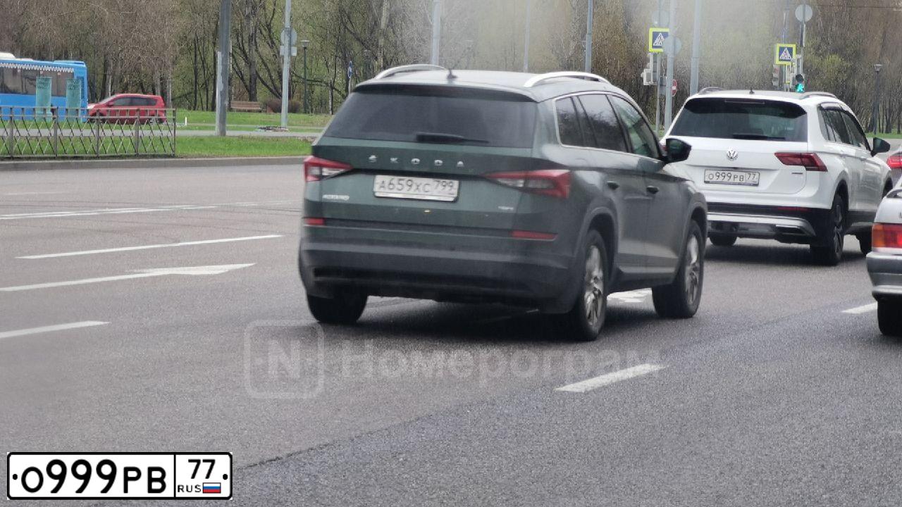 Фото автомобиля VAZ ВАЗ 21099, 1996 — госномер О999РВ77. Цвет: ГОЛУБОЙ