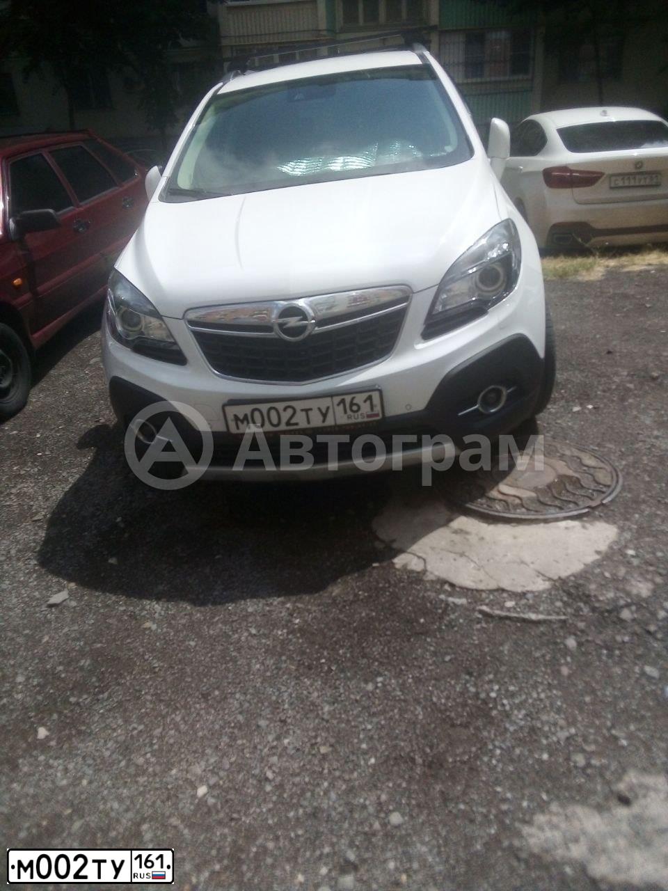 Фото автомобиля OPEL MOKKA, 2012 — госномер Т285ХТ180. Цвет: БЕЛЫЙ