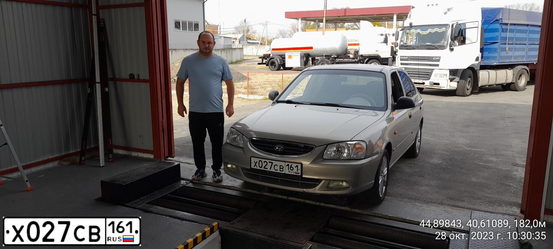 Фото автомобиля HYUNDAI ACCENT, 2011 — госномер М903ТН193. Цвет: СВЕТЛО-БЕЖЕВЫЙ