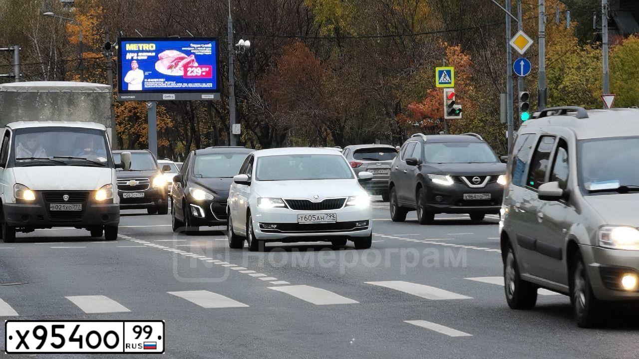 Фото автомобиля SKODA OCTAVIA, 2001 — госномер С012ТУ150. Цвет: БЕЖЕВЫЙ