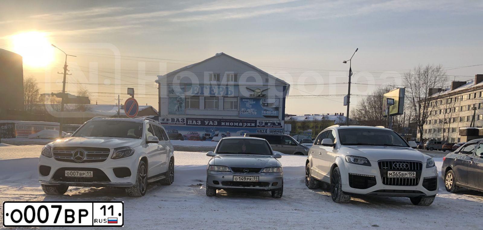 Фото автомобиля MERCEDES GL-KLASSE, 2012 — госномер Р807ОЕ11. Цвет: Белый