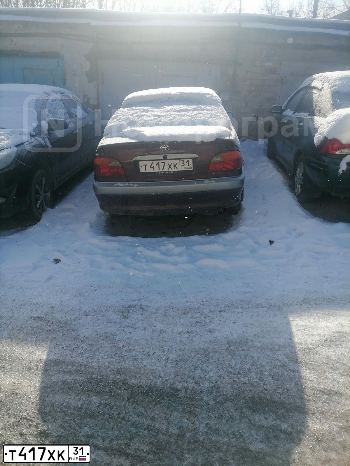 Фото автомобиля TOYOTA AVENSIS, 1999 — госномер Х025КР31