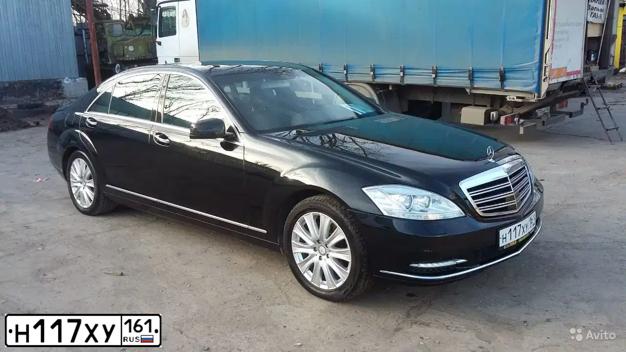 Фото автомобиля MERCEDES S-KLASSE, 2006 — госномер Т515ВН197. Цвет: ЧЕРНЫЙ