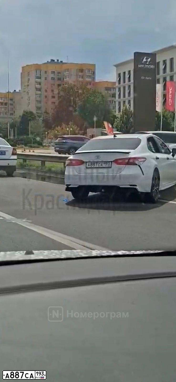 Фото автомобиля TOYOTA CAMRY, 2019 — госномер А887СА193