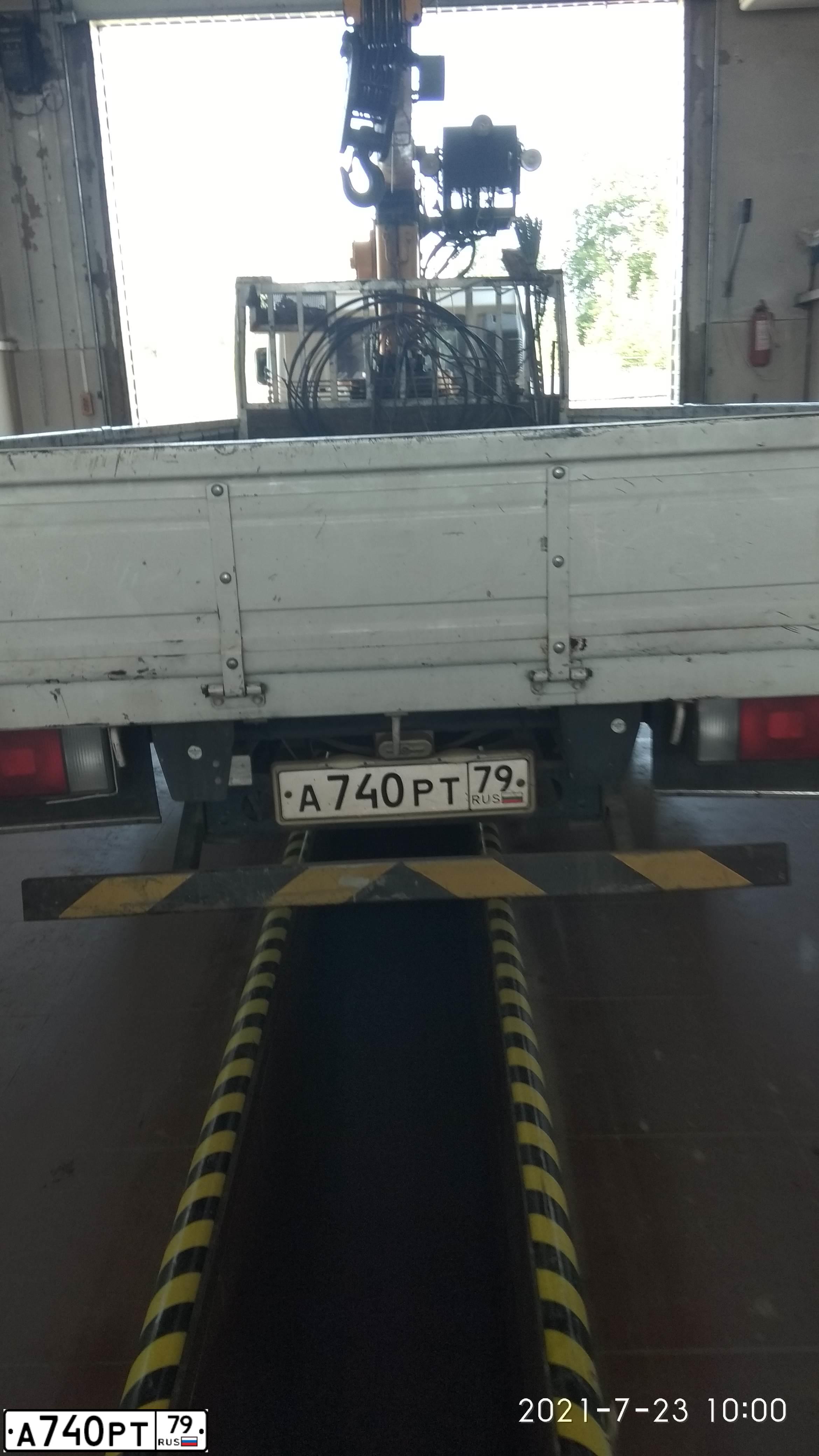 Фото автомобиля HYUNDAI HD CARGO TRUCK, 2008 — госномер А740РТ79. Цвет: БЕЛЫЙ