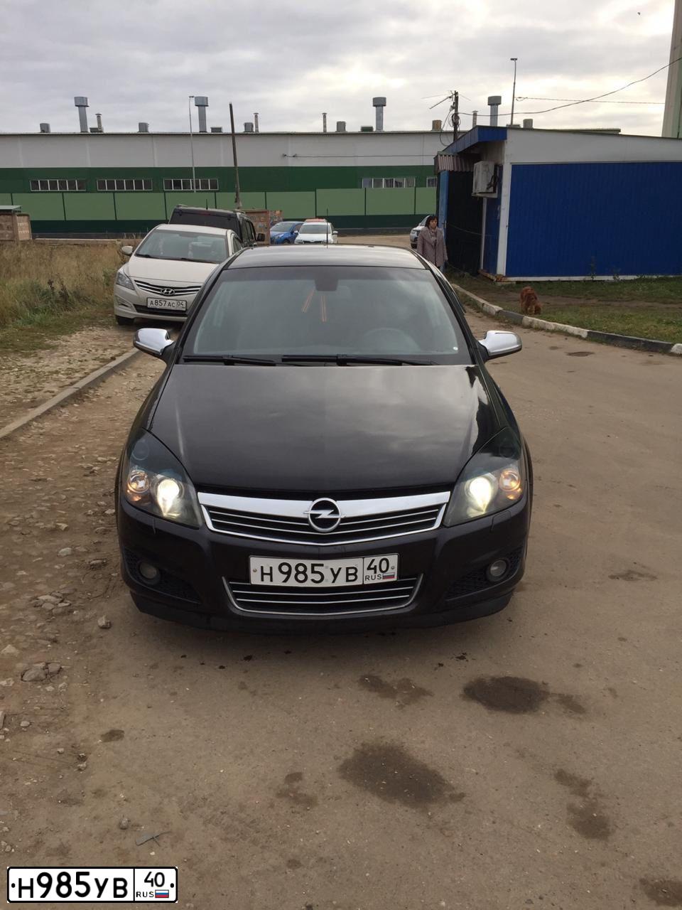 Фото автомобиля OPEL ASTRA, 2007 — госномер Н808РР40. Цвет: ЧЕРНЫЙ