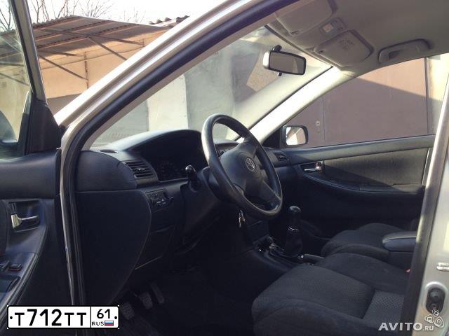 Фото автомобиля TOYOTA COROLLA, 2006 — госномер Т712ТТ61. Цвет: СЕРЕБРИСТЫЙ