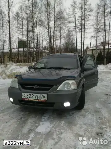 Фото автомобиля KIA RIO, 2004 — госномер А322УН76. Цвет: СЕРЫЙ