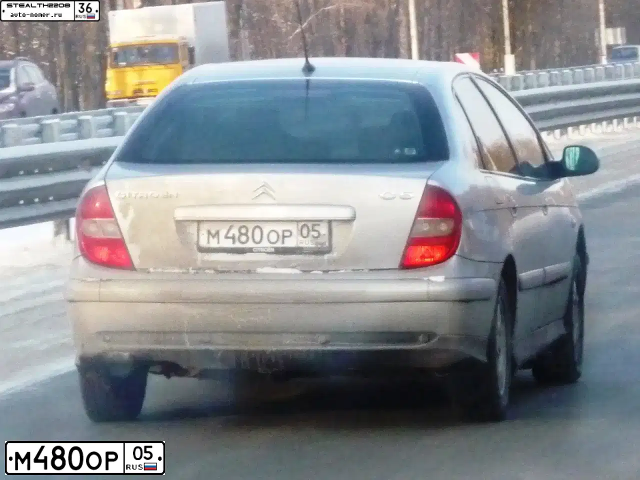 Фото автомобиля TOYOTA COROLLA, 2003 — госномер М480ОР05. Цвет: СЕРЫЙ