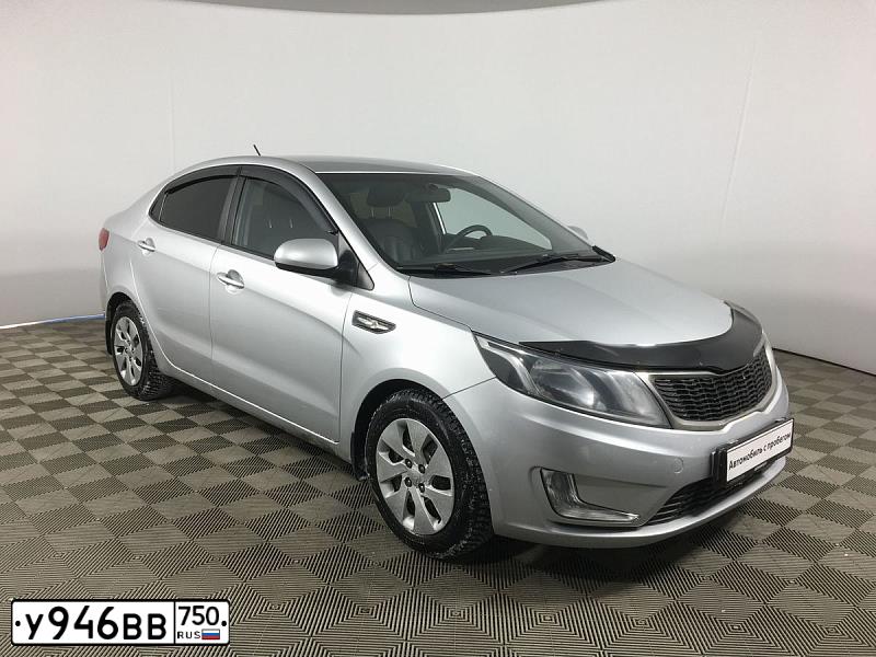 Фото автомобиля KIA RIO, 2014 — госномер Р834НМ62. Цвет: Серый