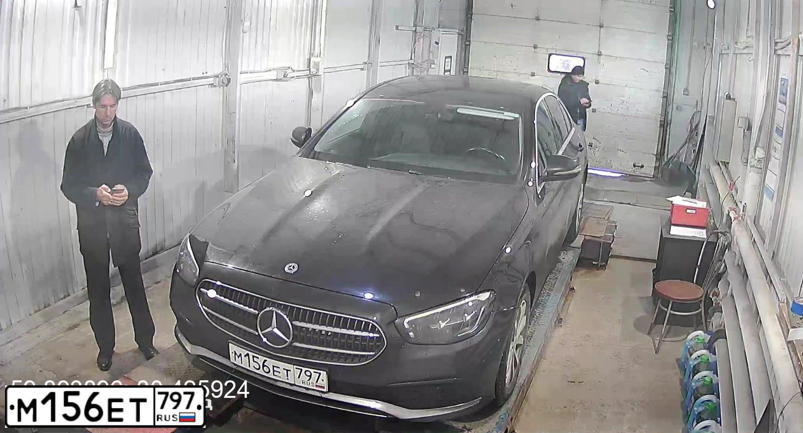Фото автомобиля MERCEDES-BENZ БЕЗ МОДЕЛИ Е 200, 2021 — госномер М156ЕТ797. Цвет: ЧЕРНЫЙ