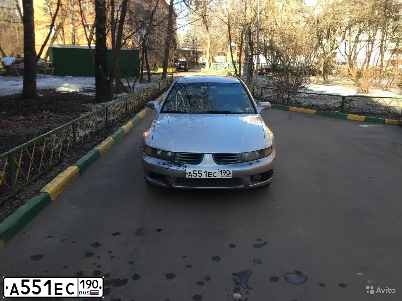 Фото автомобиля MITSUBISHI GALANT, 2003 — госномер Р200ОС190. Цвет: СЕРЕБРИСТЫЙ