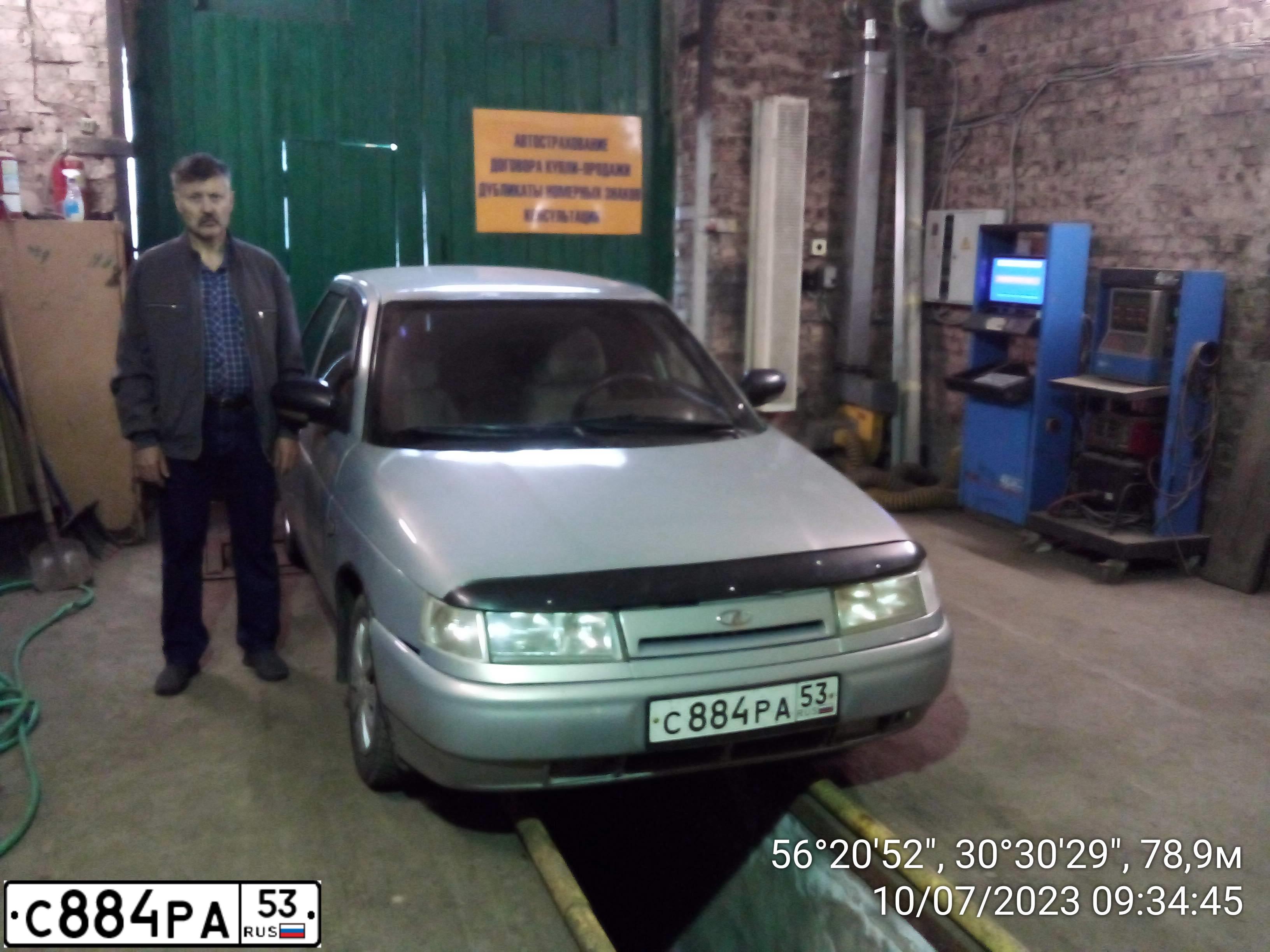 Фото автомобиля LADA 2110, 2006 — госномер У024МА60. Цвет: БЕЛО-ЗЕЛЕНЫЙ