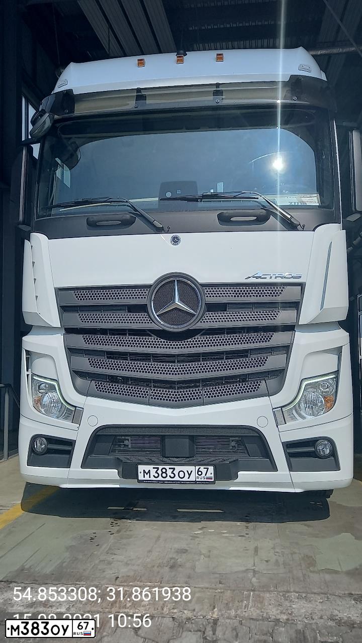 Фото автомобиля MERCEDES BENZ ACTROS 1845LS, 2021 — госномер М383ОУ67. Цвет: Белый
