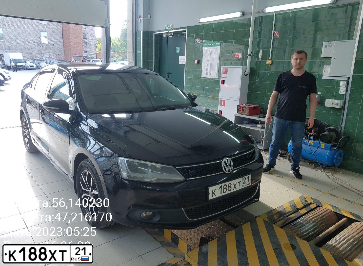 Фото автомобиля VOLKSWAGEN JETTA, 2013 — госномер К188ХТ21. Цвет: ЧЕРНЫЙ