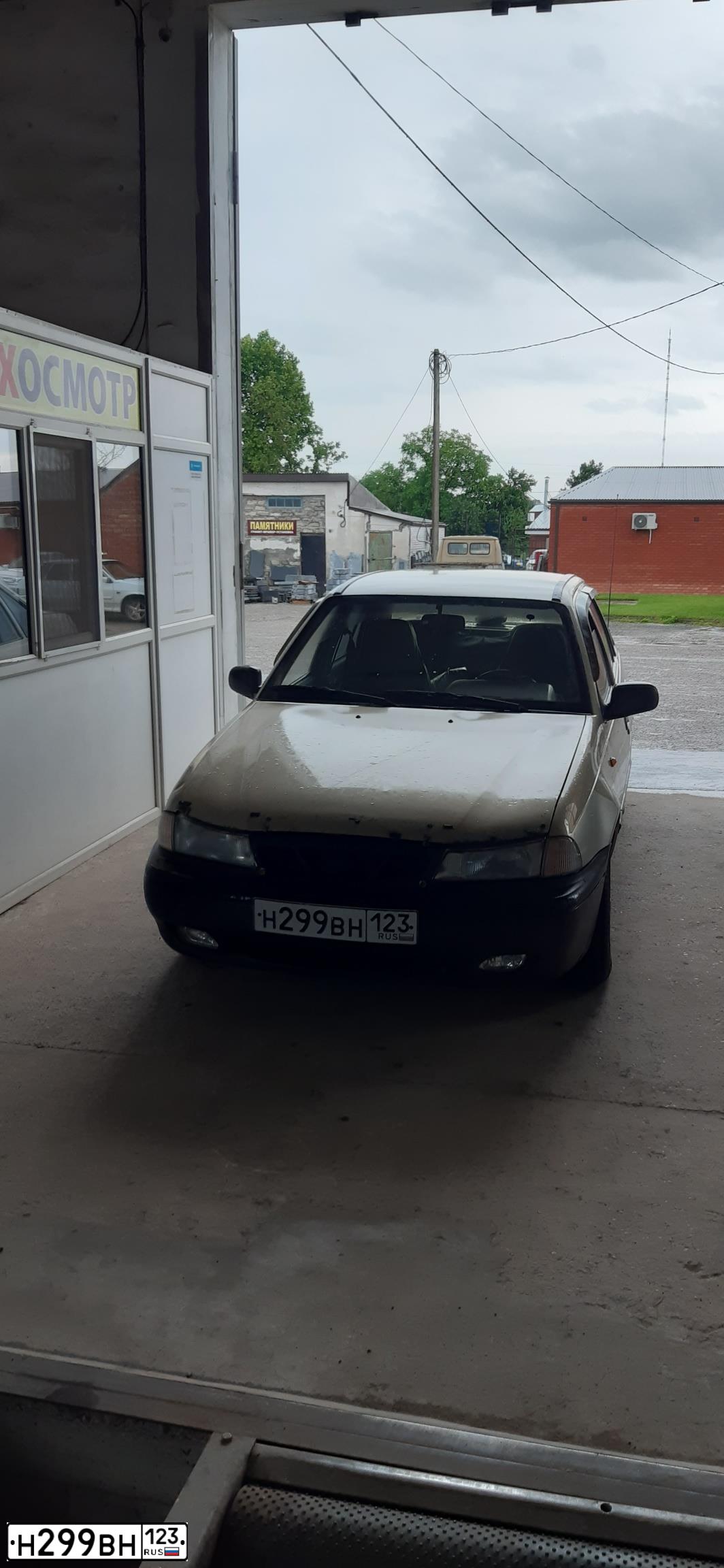 Фото автомобиля DAEWOO NEXIA, 2005 — госномер О081АВ177. Цвет: ЖЕЛТЫЙ