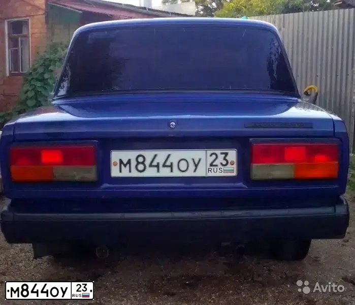 Фото автомобиля LADA 2107, 1999 — госномер М055ЕХ61. Цвет: сине-зеленый