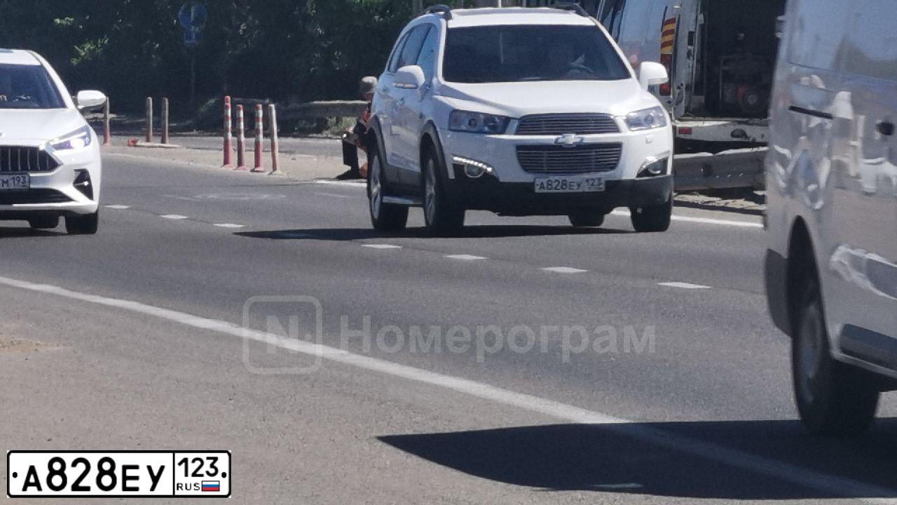 Фото автомобиля RENAULT FLUENCE, 2012 — госномер А828ЕУ123. Цвет: СВЕТЛО-СЕРЫЙ