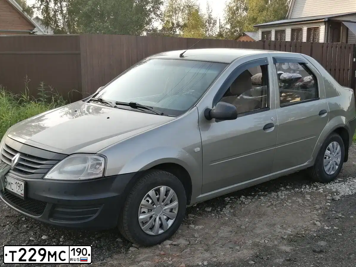 Фото автомобиля RENAULT LOGAN, 2010 — госномер Т229МС190. Цвет: БЕЖЕВЫЙ