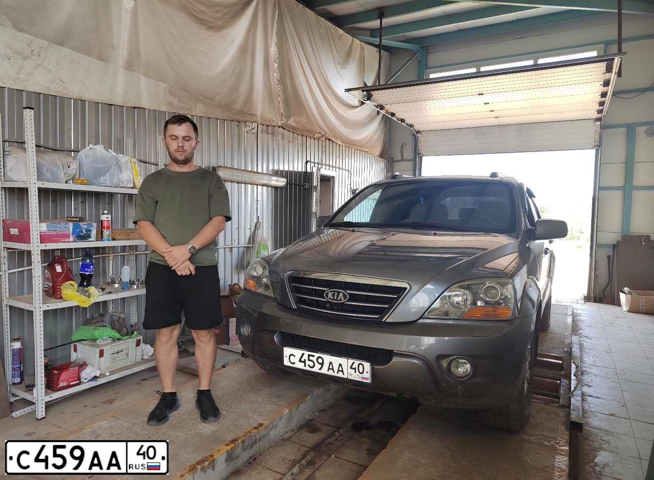 Фото автомобиля KIA SORENTO, 2006 — госномер К787ХХ40. Цвет: Серый