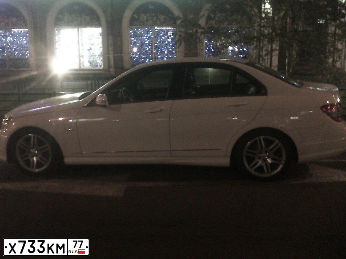 Фото автомобиля MERCEDES C-KLASSE, 2008 — госномер Х733КМ77. Цвет: БЕЛЫЙ