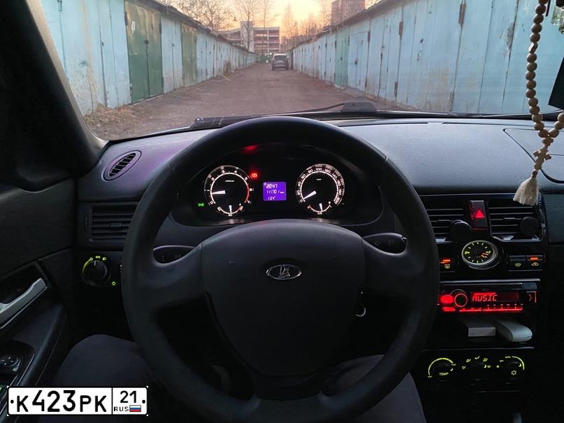 Фото автомобиля LADA 2172 PRIORA, 2013 — госномер К423РК21. Цвет: СВЕТЛО-СЕРЕБРИСТЫЙ  МЕТАЛЛИК