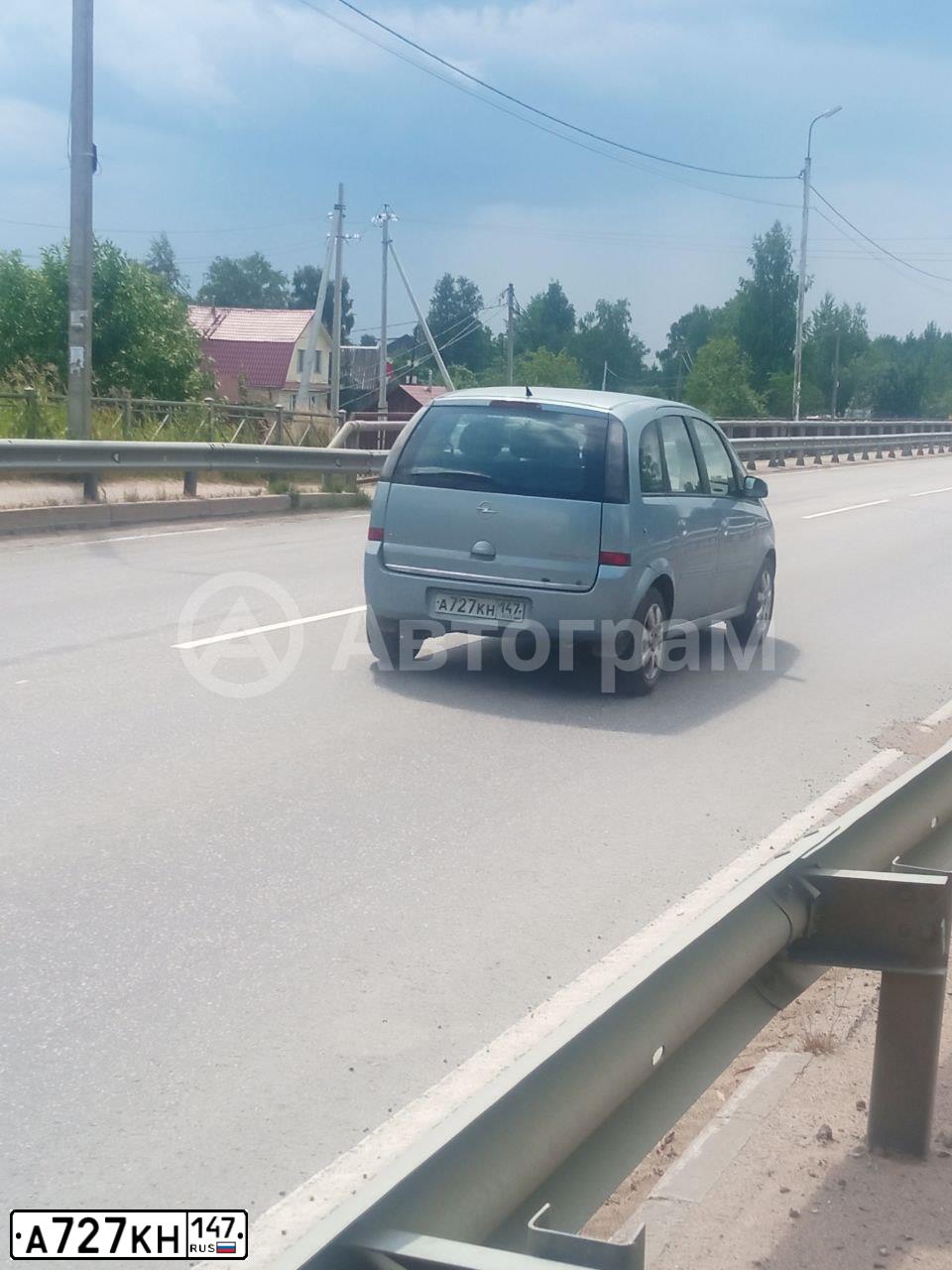 Фото автомобиля HYUNDAI I40, 2016 — госномер А727КН147. Цвет: СЕРЫЙ