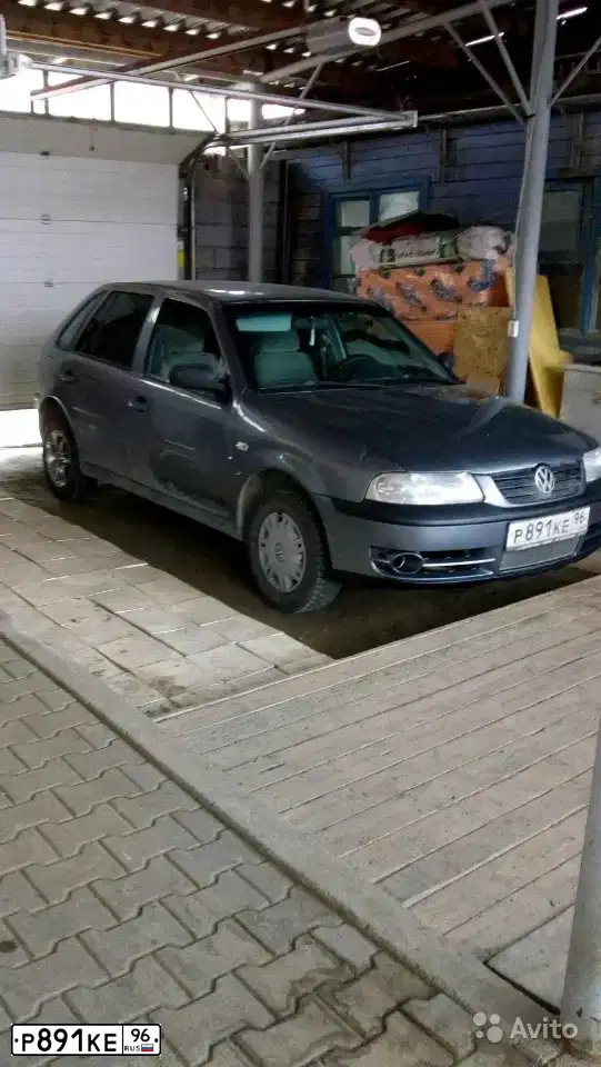 Фото автомобиля VOLKSWAGEN POINTER, 2005 — госномер Р891КЕ96. Цвет: СЕРЫЙ