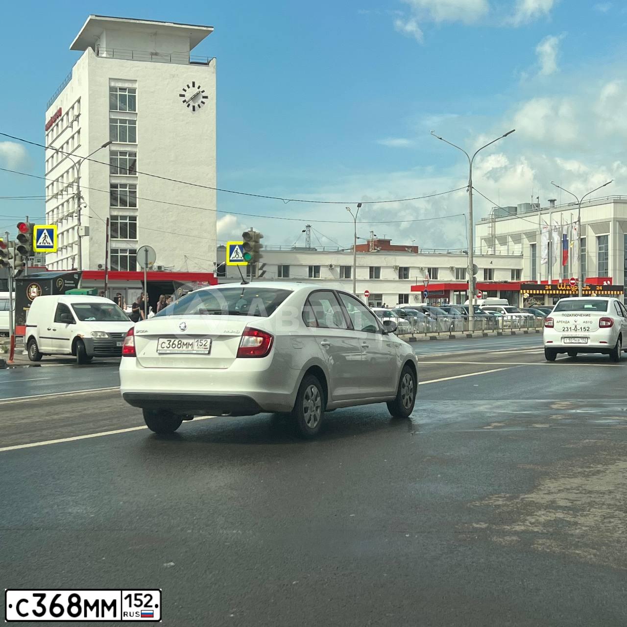 Фото автомобиля SKODA RAPID, 2019 — госномер С368ММ152. Цвет: БЕЛЫЙ