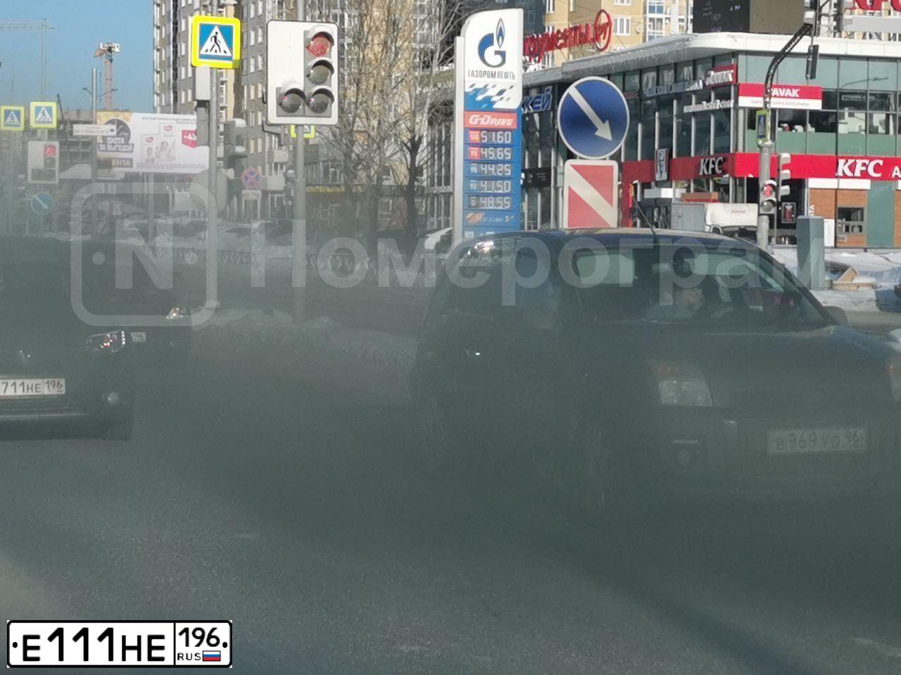 Фото автомобиля TOYOTA LANDCRUISER, 2014 — госномер К658ОР196. Цвет: СЕРЫЙ