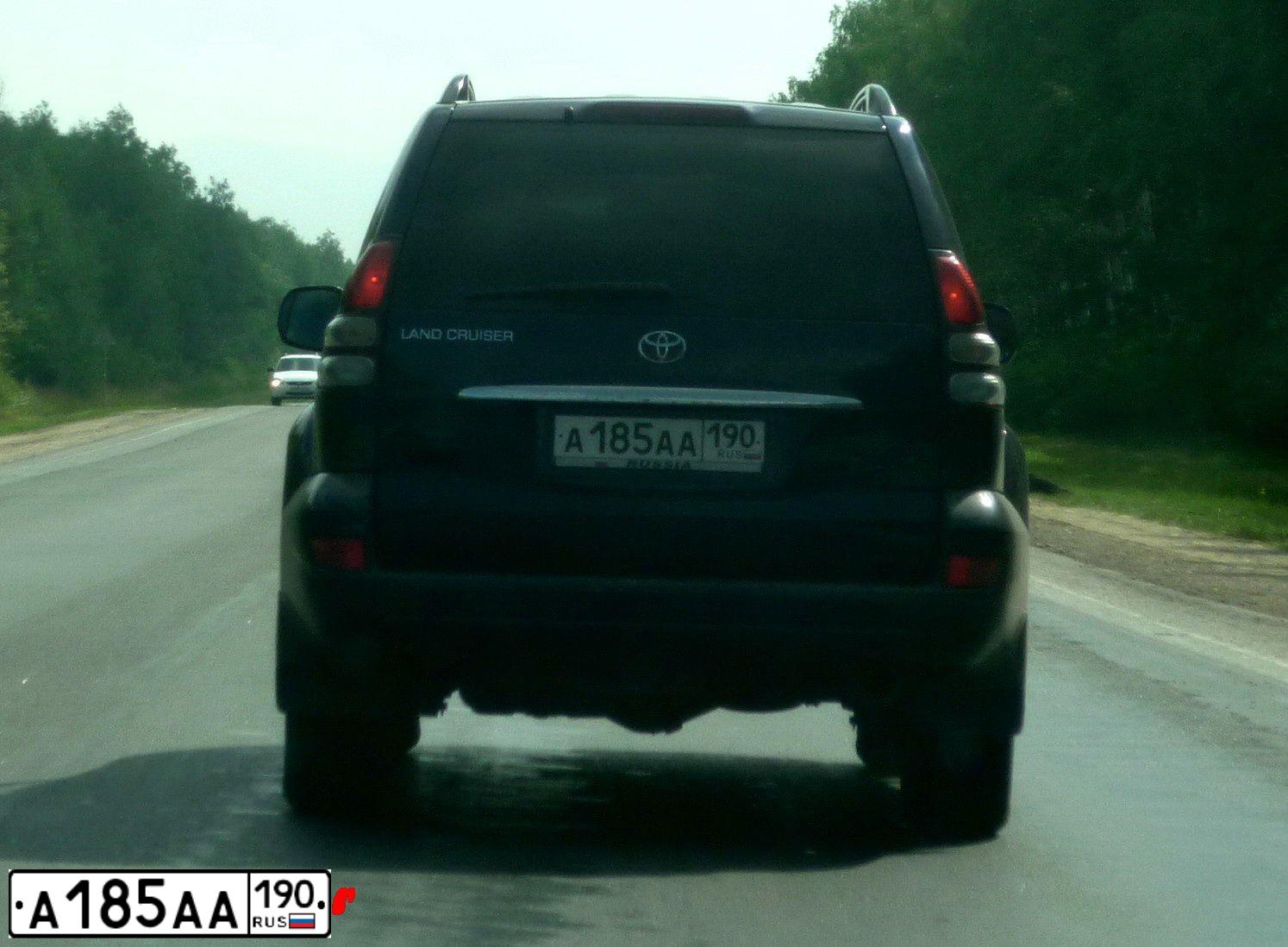 Фото автомобиля TOYOTA LANDCRUISER, 2008 — госномер А185АА190. Цвет: СИНИЙ ТЕМНЫЙ