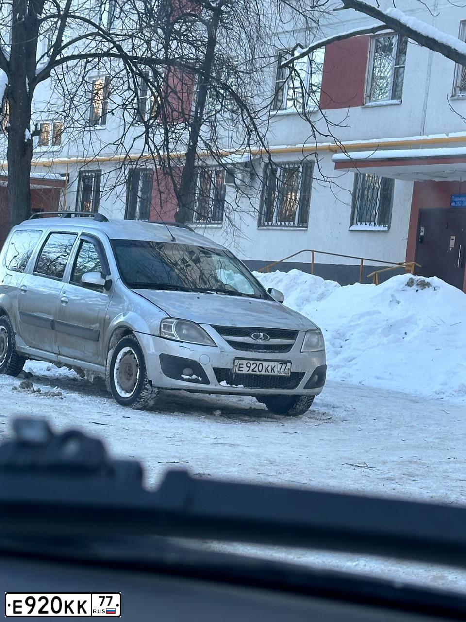 Фото автомобиля LADA LARGUS, 2013 — госномер А676СУ67