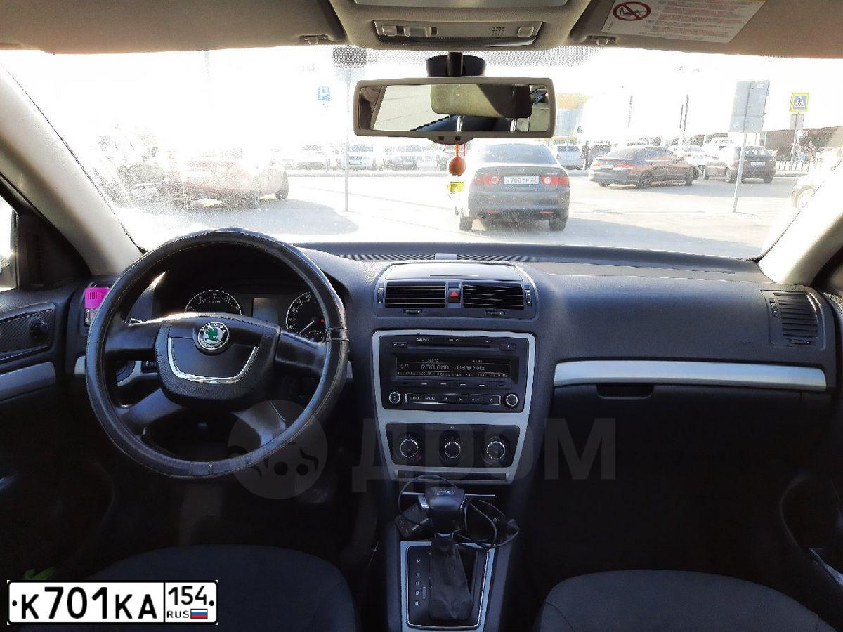 Фото автомобиля SKODA OCTAVIA, 2012 — госномер В939ЕН799. Цвет: СЕРЫЙ