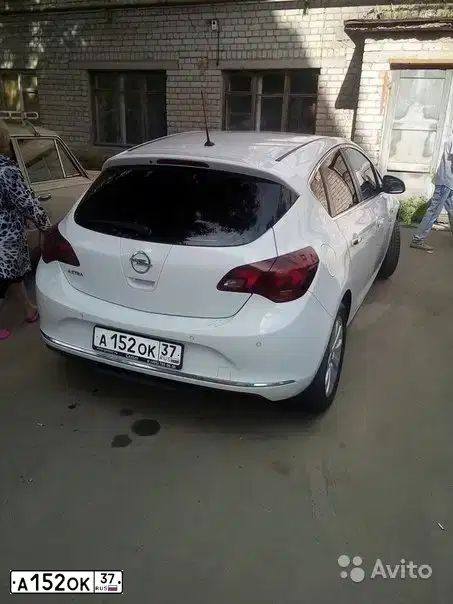 Фото автомобиля OPEL ASTRA, 2012 — госномер А326РО37. Цвет: БЕЛЫЙ